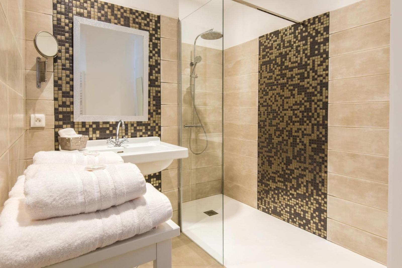 B&B Les Chambres D'Aime การ์กาซอน ภายนอก รูปภาพ